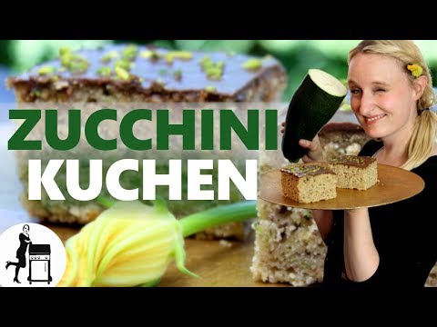 Zucchinikuchen Rezept / Schokolade &amp; Pistazien / Die Frau am Grill