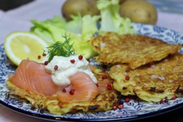 Grundrezept Kartoffelpuffer – mit Raeucherlachs und Meerrettichsahne - Die Frau am Grill