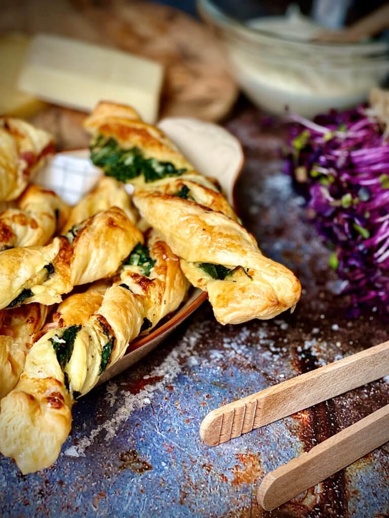 Blätterteig Stangen | schnelles &amp; leckeres Fingerfood