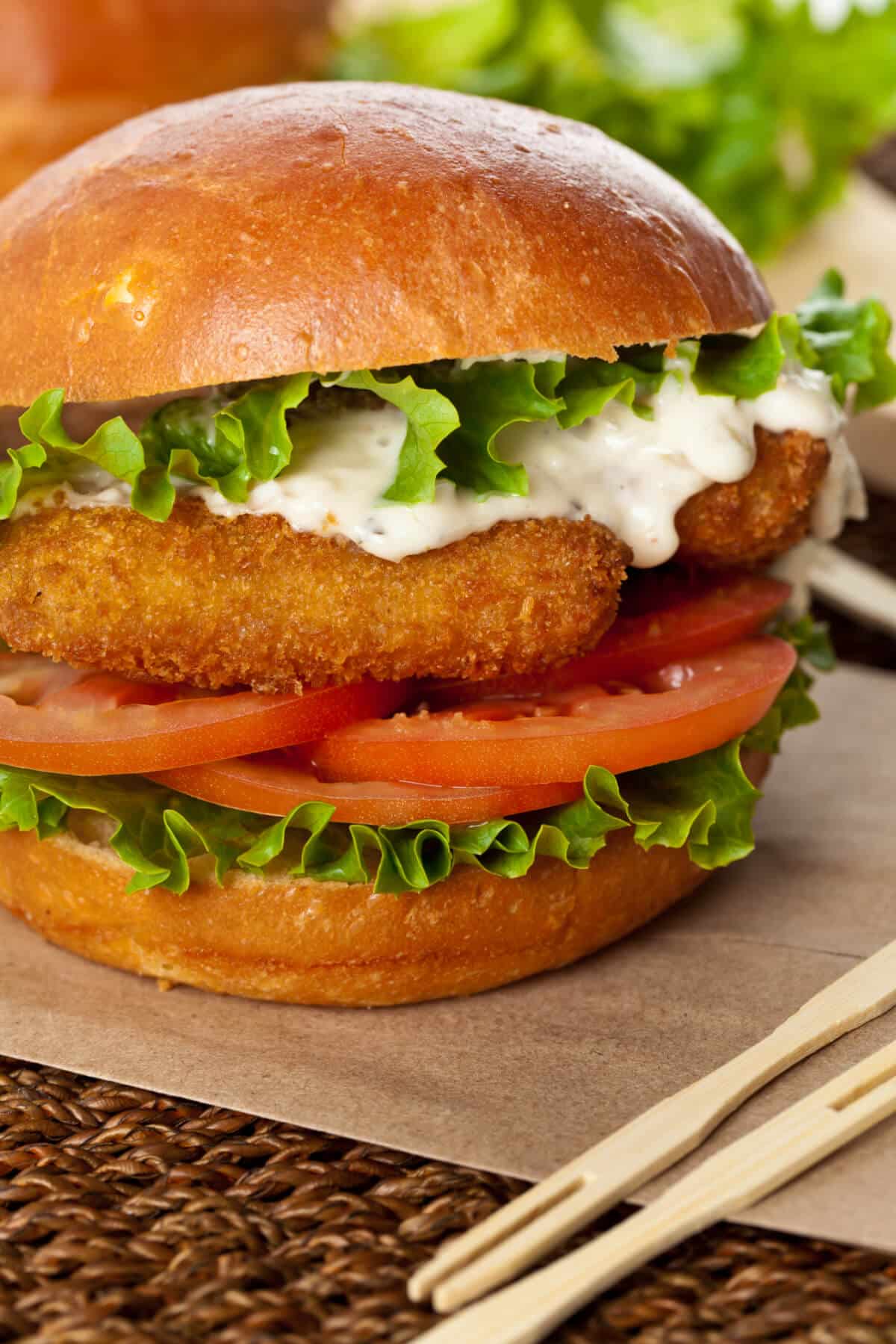 fischburger mit fischstaebchen