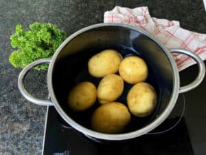 fleischsalat mit kartoffelsalat schritt 1