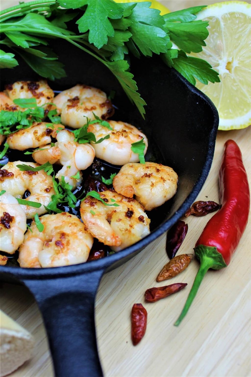 Spanische Gambas Pil Pil – Garnelen in scharfem Knoblauchöl