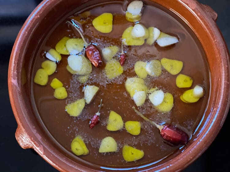 Spanische Gambas Pil Pil | Garnelen in Knoblauchöl