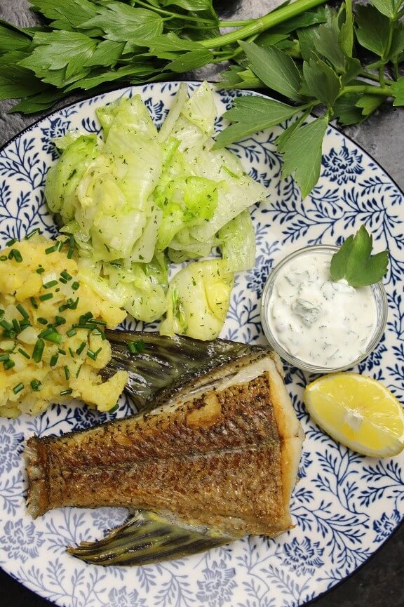 Gebratener Hecht mit Speckwürfeln &amp; Kartoffelsalat