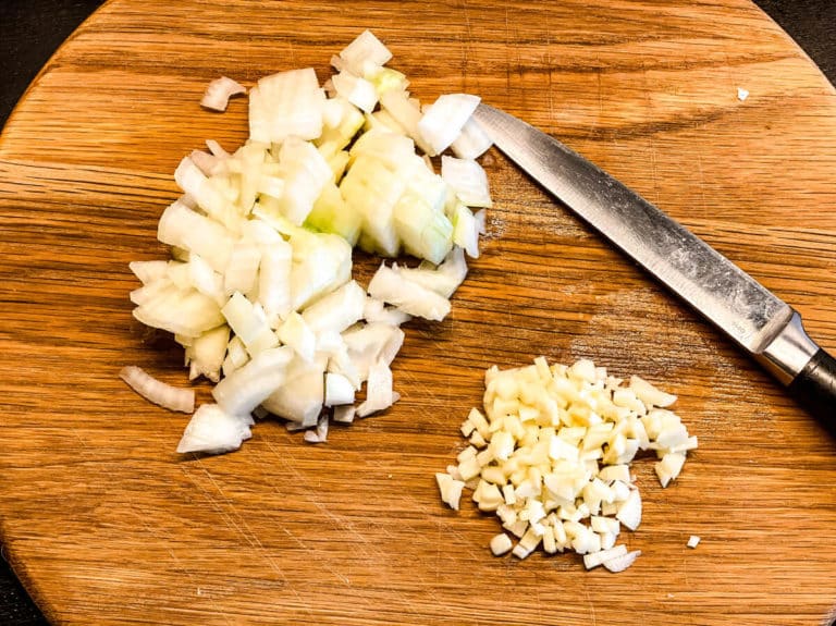 Saftige Hähnchenbrust in cremiger Tomatensoße