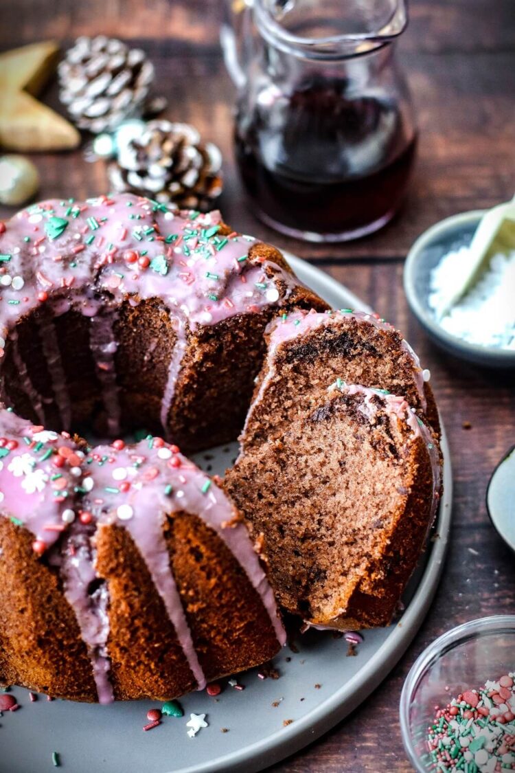 Glühweinkuchen mit Zuckerguss | Kastenform oder Guglhupf Glühweinkuchen mit Zuckerguss | Kastenform oder Guglhupf