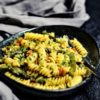 gruener spargel mit pasta - rezept - die frau am grill