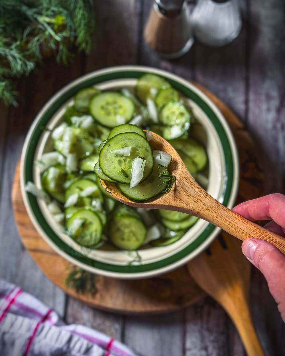 gurkensalat mit essig und oel rezept