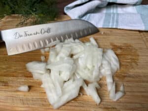 gurkensalat mit essig und oel schritt 2