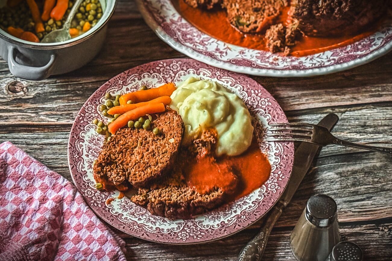 Klassischer Hackbraten im Backofen