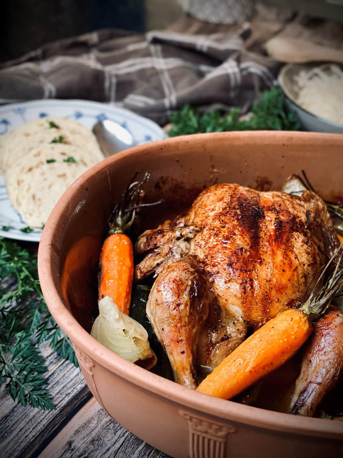Hähnchen im Römertopf - Knusprig und Lecker