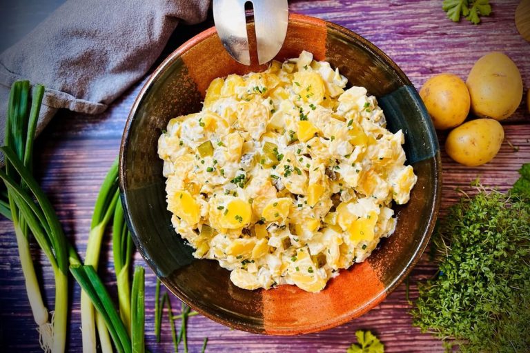 Kartoffelsalat mit Mayonnaise | Klassiker von Oma