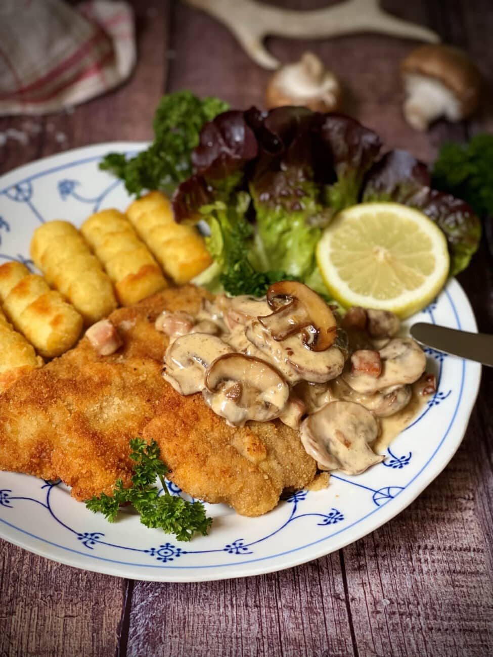 Jägerschnitzel | Klassisches Rezept | diefrauamgrill