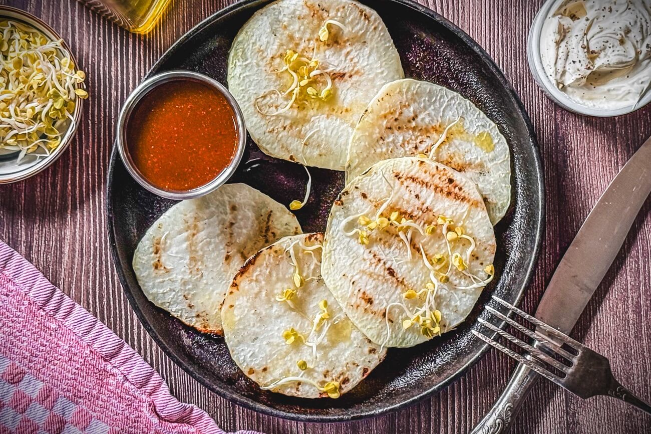 Kohlrabi grillen | saftig, bissfest und mit Röstaromen