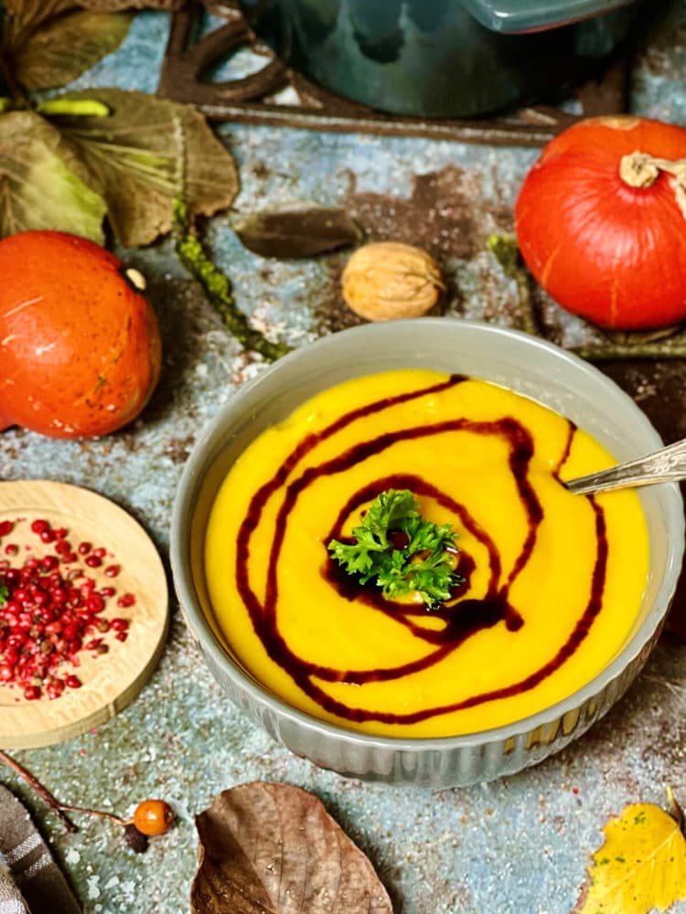 Klassische Kürbissuppe | Einfach, flott und lecker | diefrauamgrill