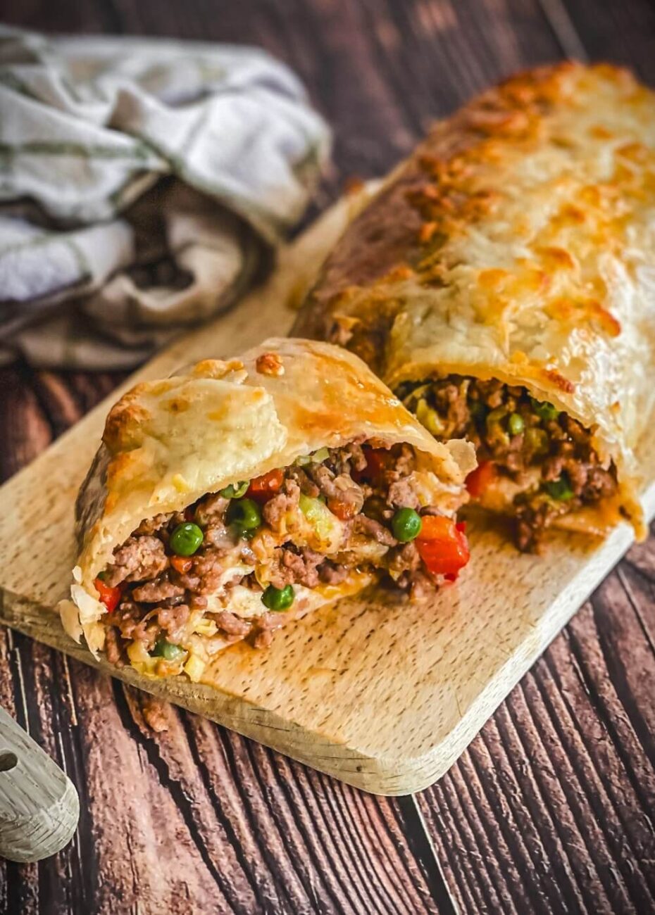 Blätterteig mit Hackfleisch | schneller Hackstrudel