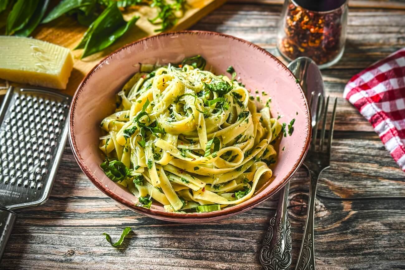 Nudeln mit Bärlauch | vegetarische Frühlings Pasta