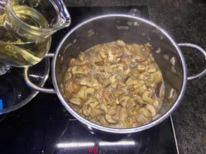 pilzsuppe mit weisswein abloeschen