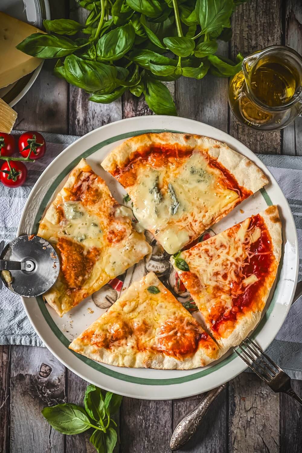 Pizza Quattro Formaggi | Vier Käse Pizza