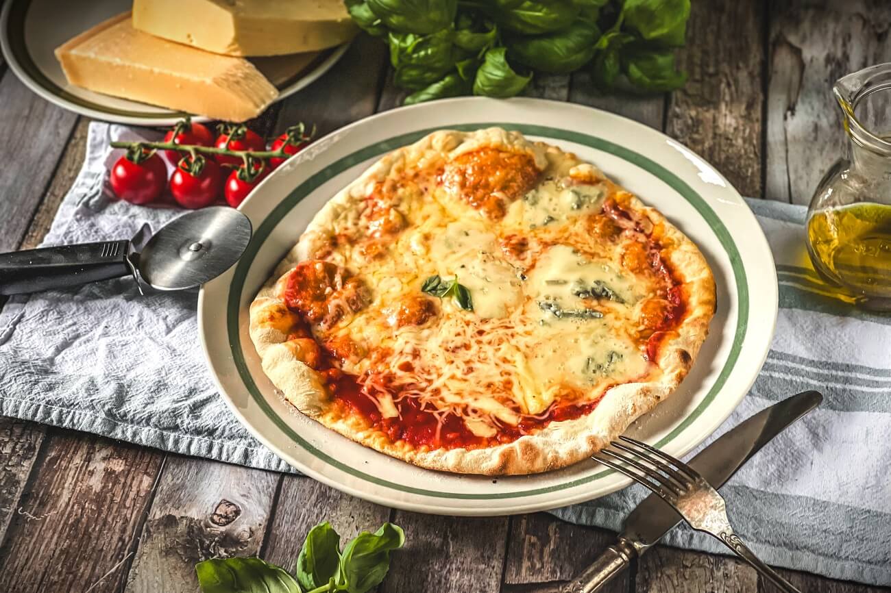 Pizza Quattro Formaggi | Vier Käse Pizza