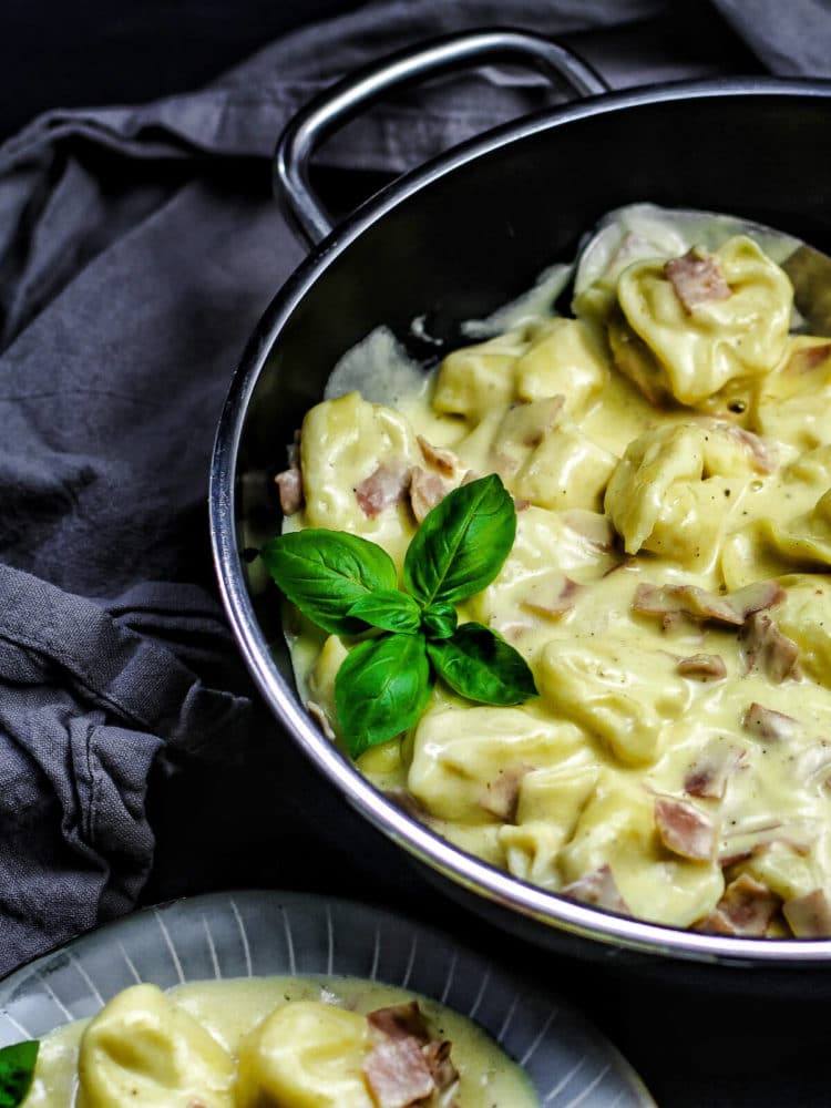 Tortellini alla Panna Rezept wie beim Italiener diefraumamgrill.de