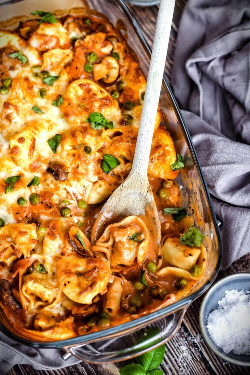 Tortellini Auflauf mit Schinken und Sahne