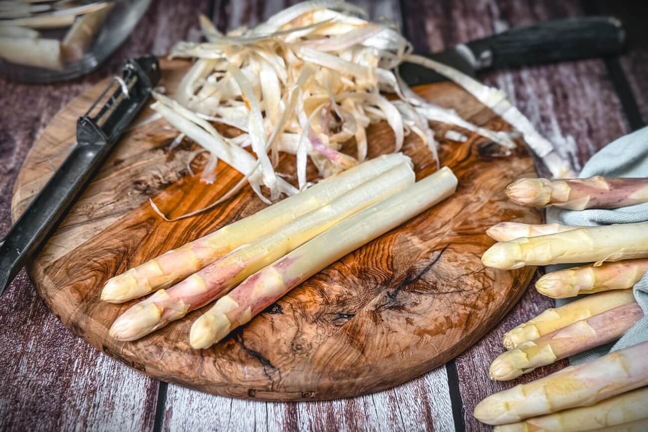 Spargel schälen | so klappt es ganz einfach