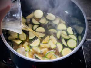 zucchinisuppe zubereitung schritt 5